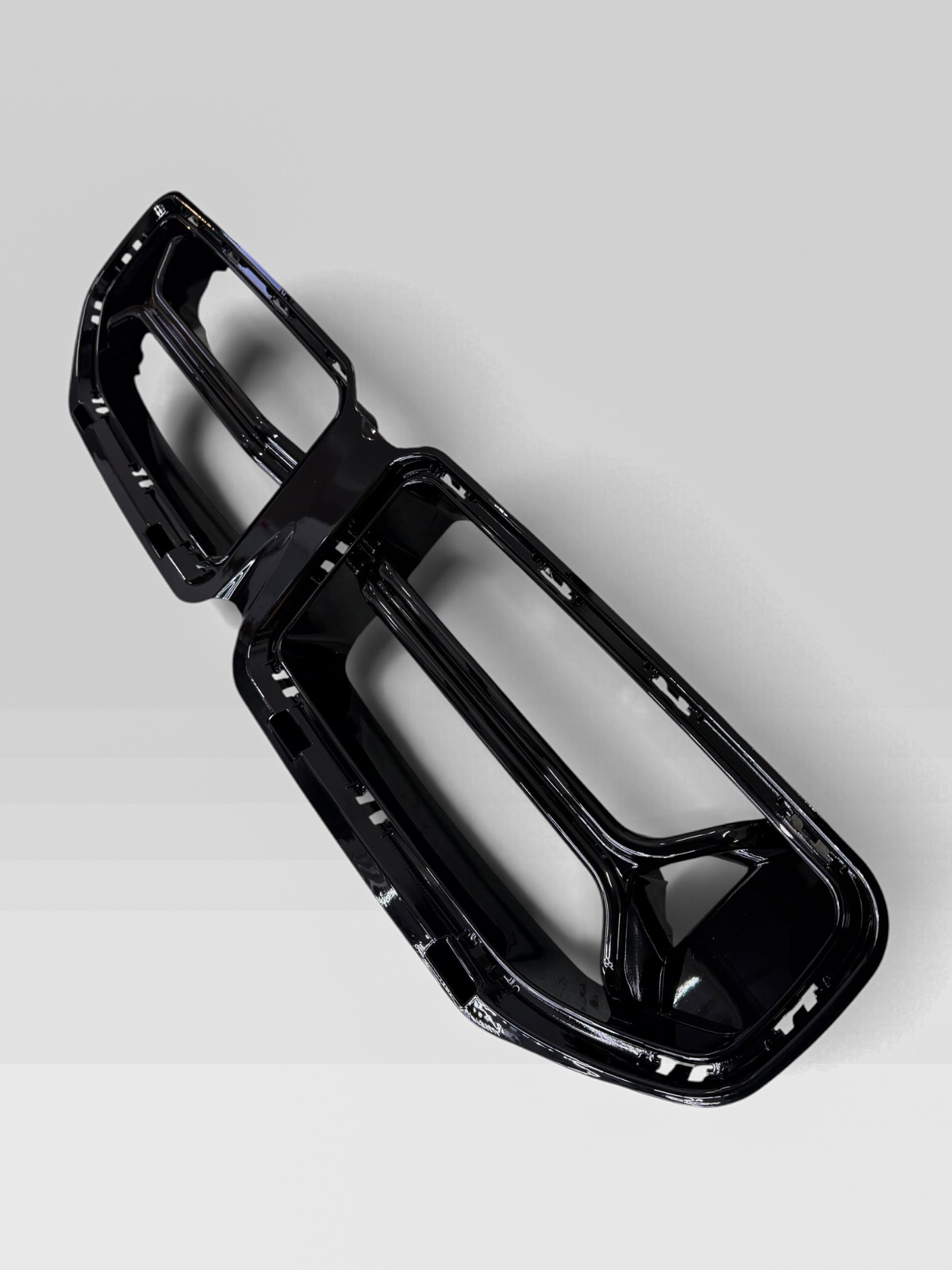 BMW G87 M2 V-Style Front Grille – Piano Gloss Black