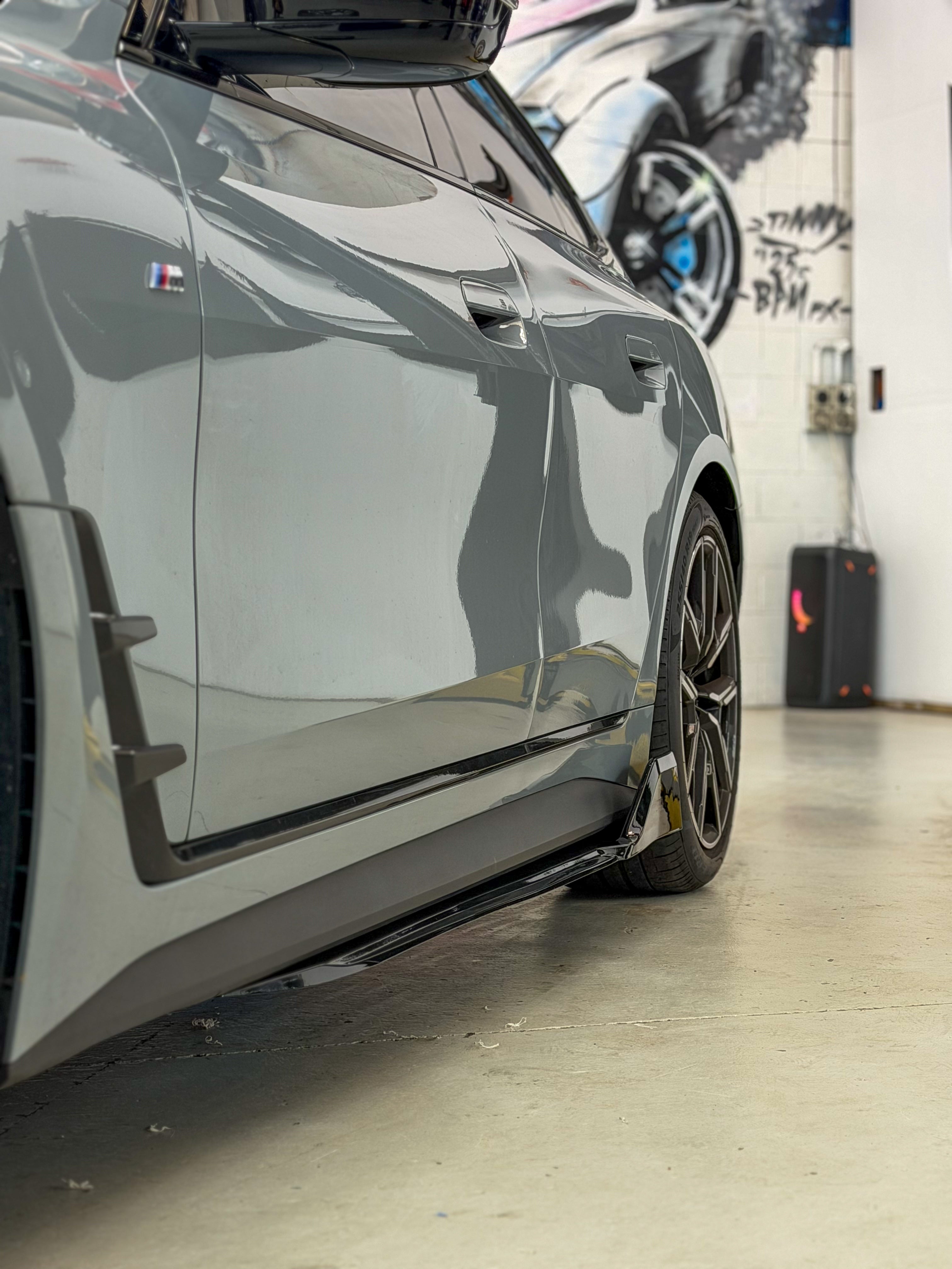 G22 AERO -PERFORMANCE STYLE SIDE SKIRTS GLOSSY BLACK