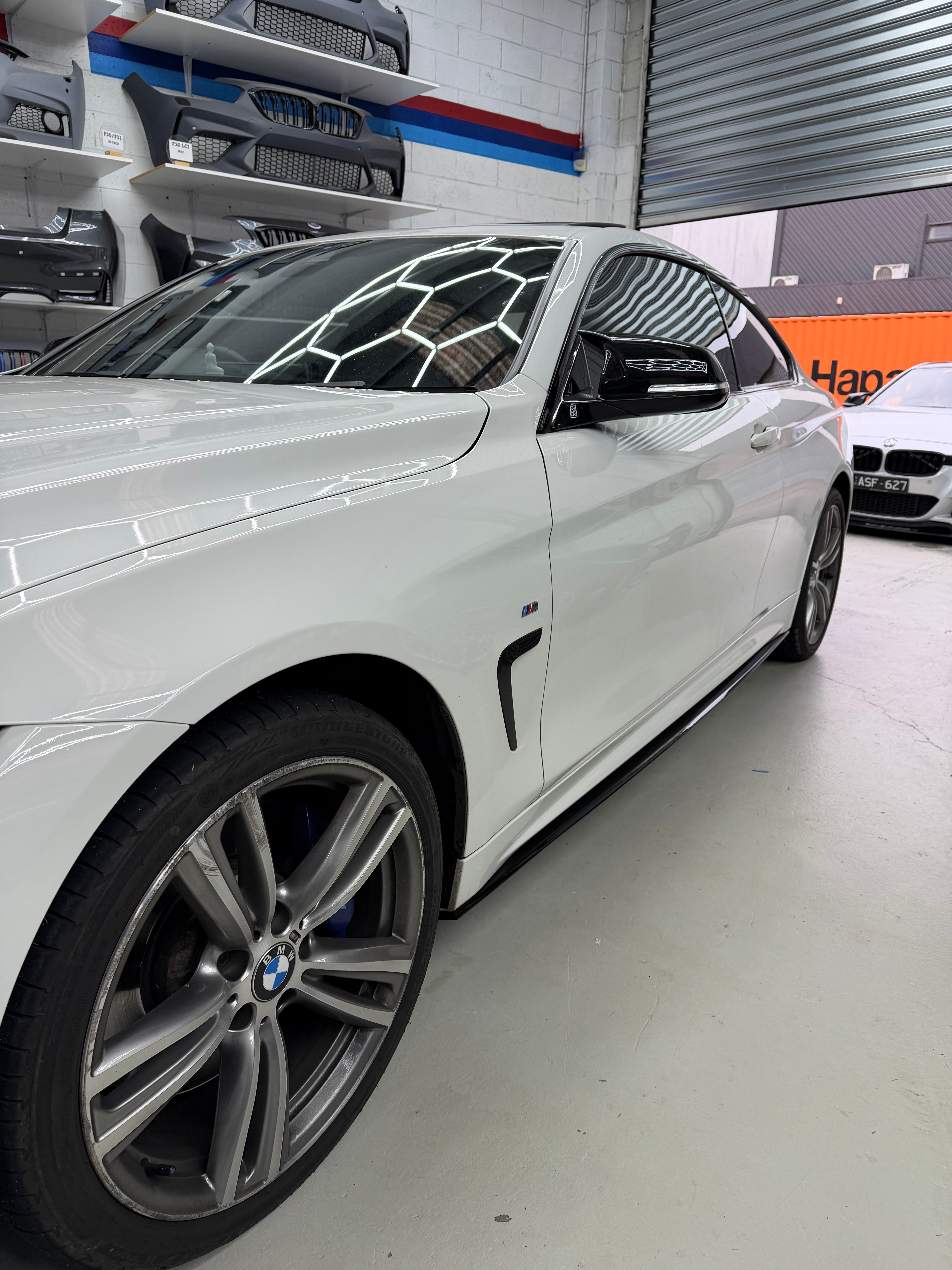 F32 M-Performance Side Skirts Glossy Black