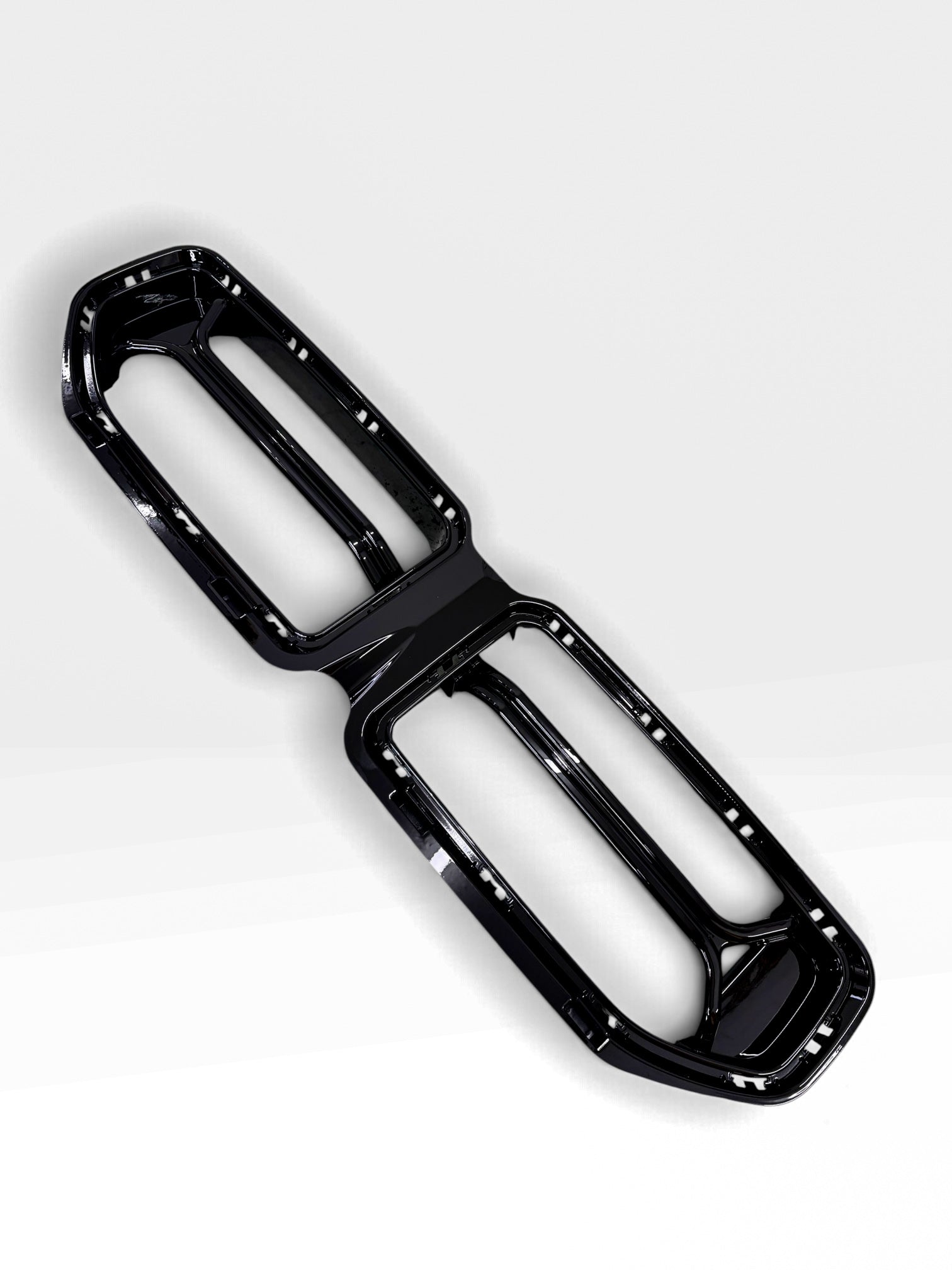 BMW G87 M2 V-Style Front Grille – Piano Gloss Black