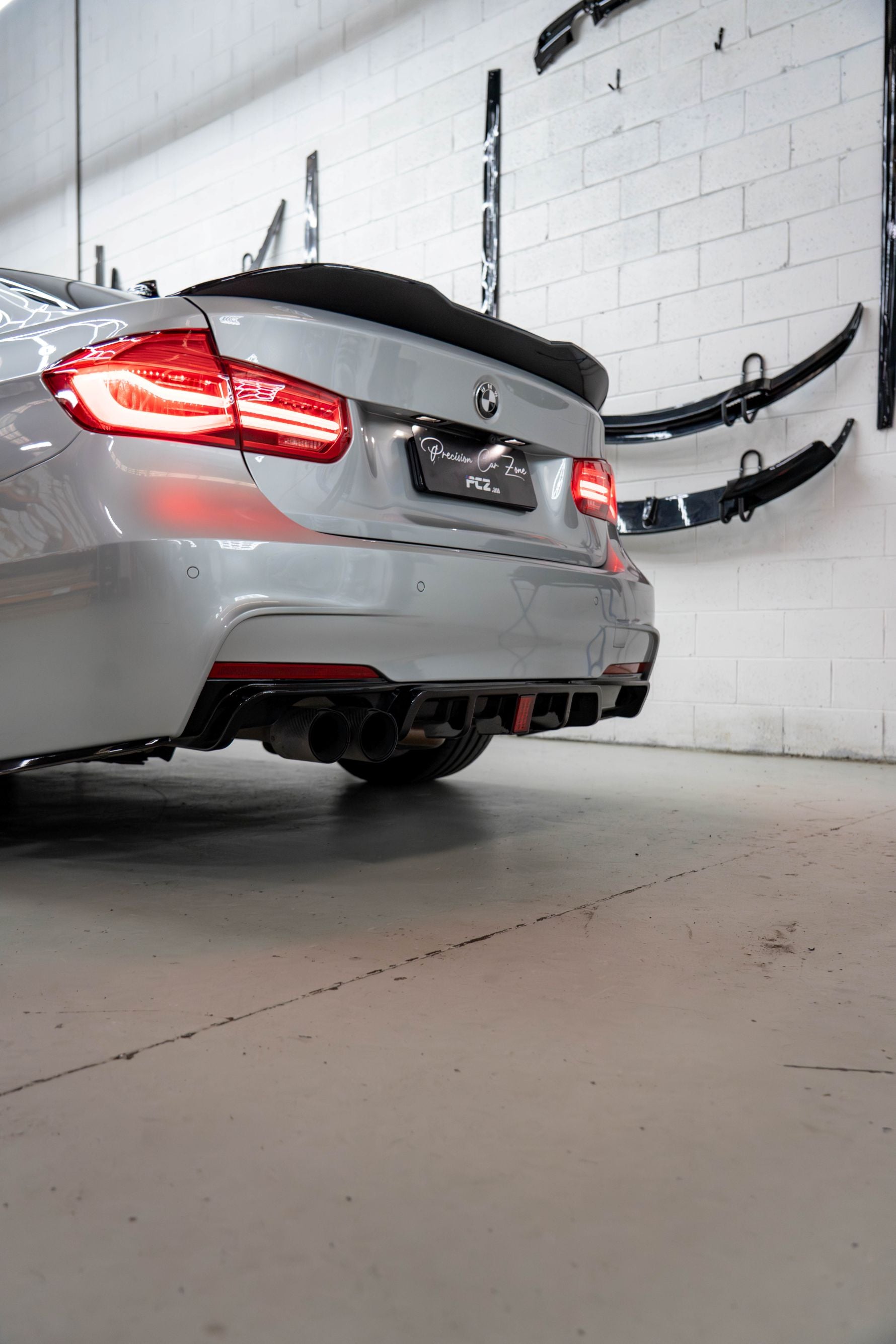 BMW F30 M Performance Style Rear Diffuser with LED – Dual Single Exhaust (2012–2018)