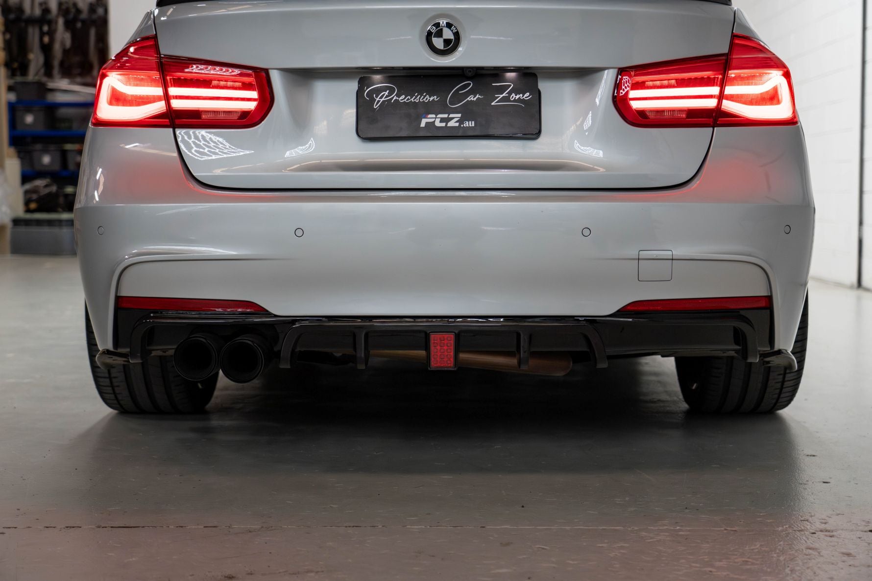 BMW F30 M Performance Style Rear Diffuser with LED – Dual Single Exhaust (2012–2018)
