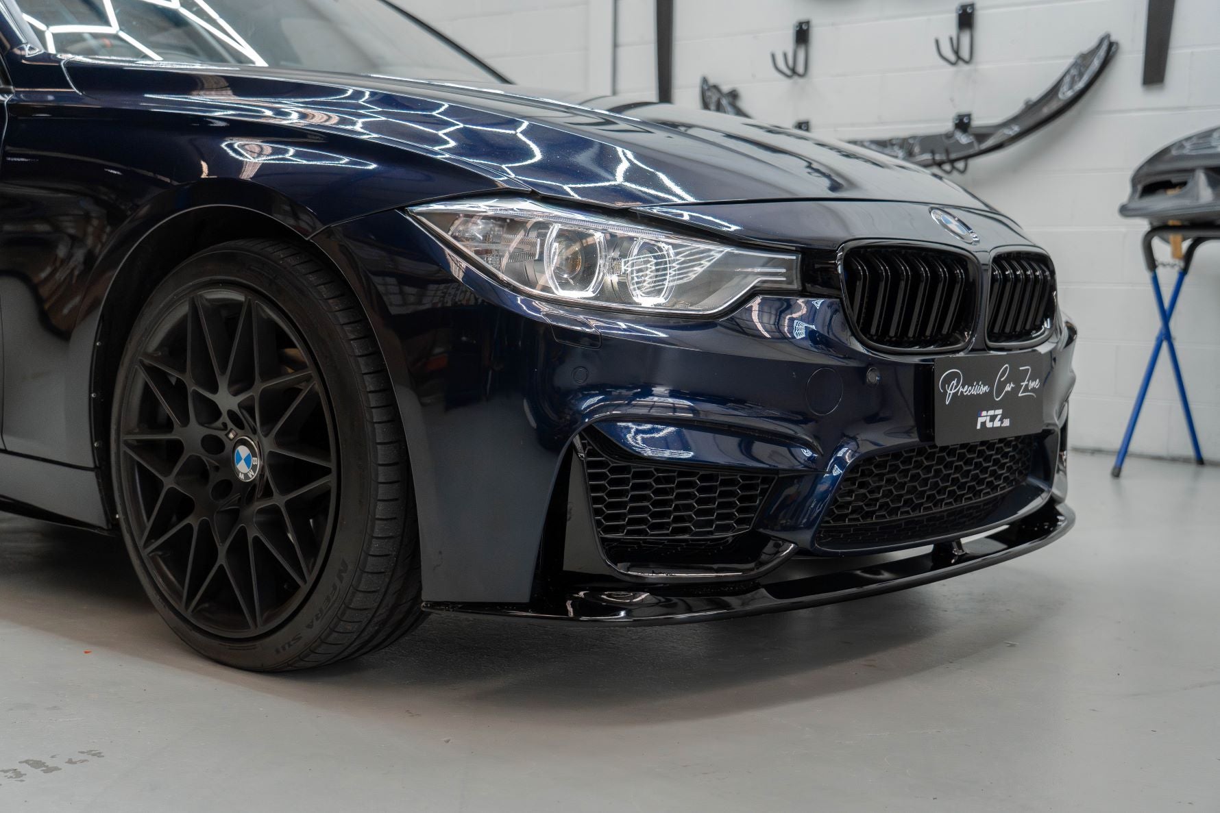 BMW F30 / F31 M3-Style Bumper: M-Performance Front Lip (Carbon Look)