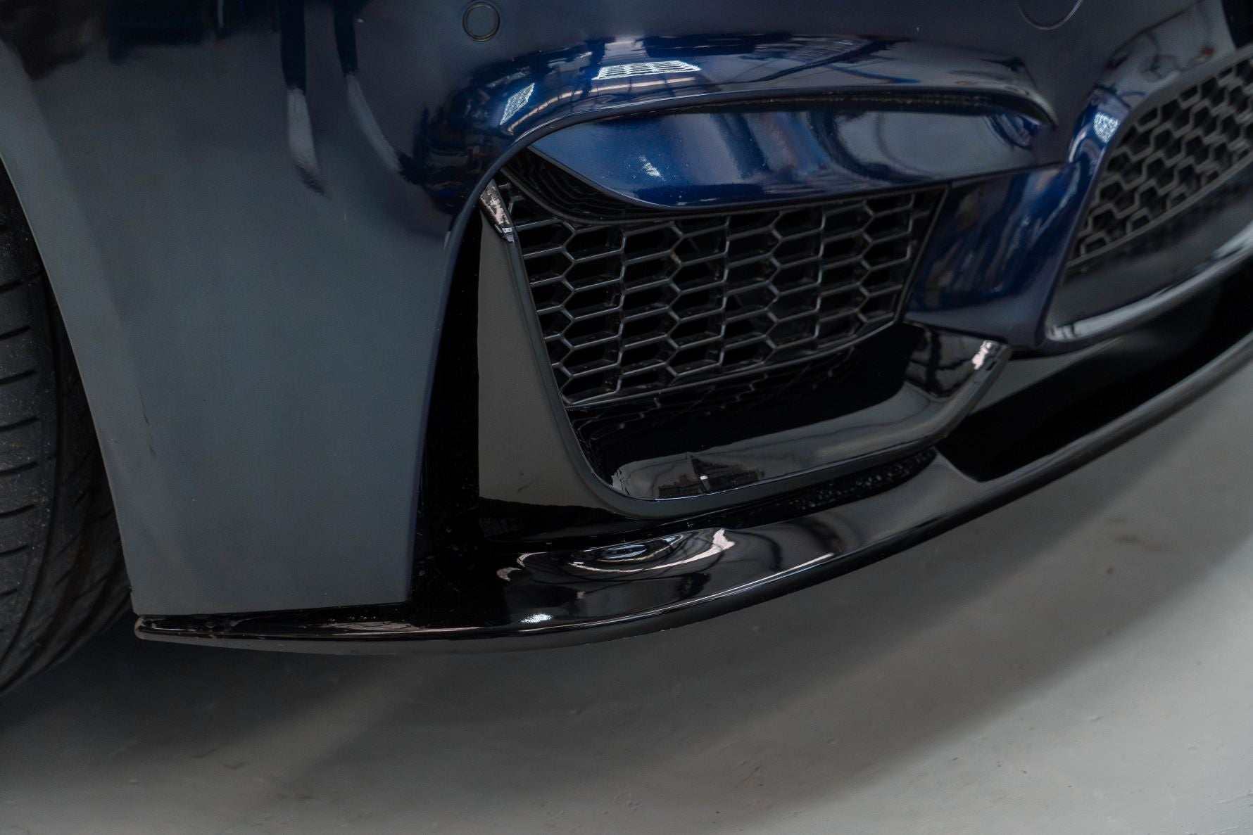 BMW F30 / F31 M3-Style Bumper: M-Performance Front Lip (Carbon Look)