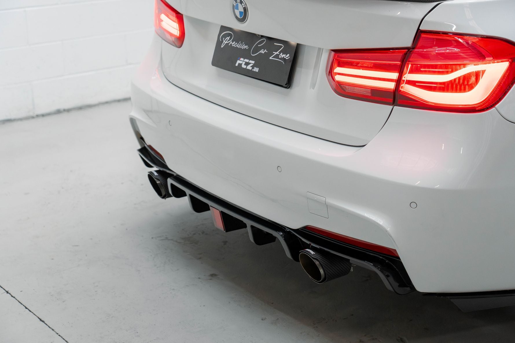BMW F30 M Performance Style Rear Diffuser with LED & Canards 0-0 – M Sport Bumper (2012–2018)