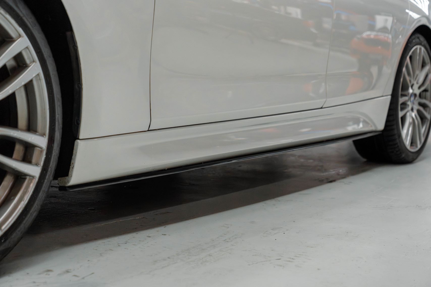 F30/F31 M Performance Style Side Skirts – Gloss Black
