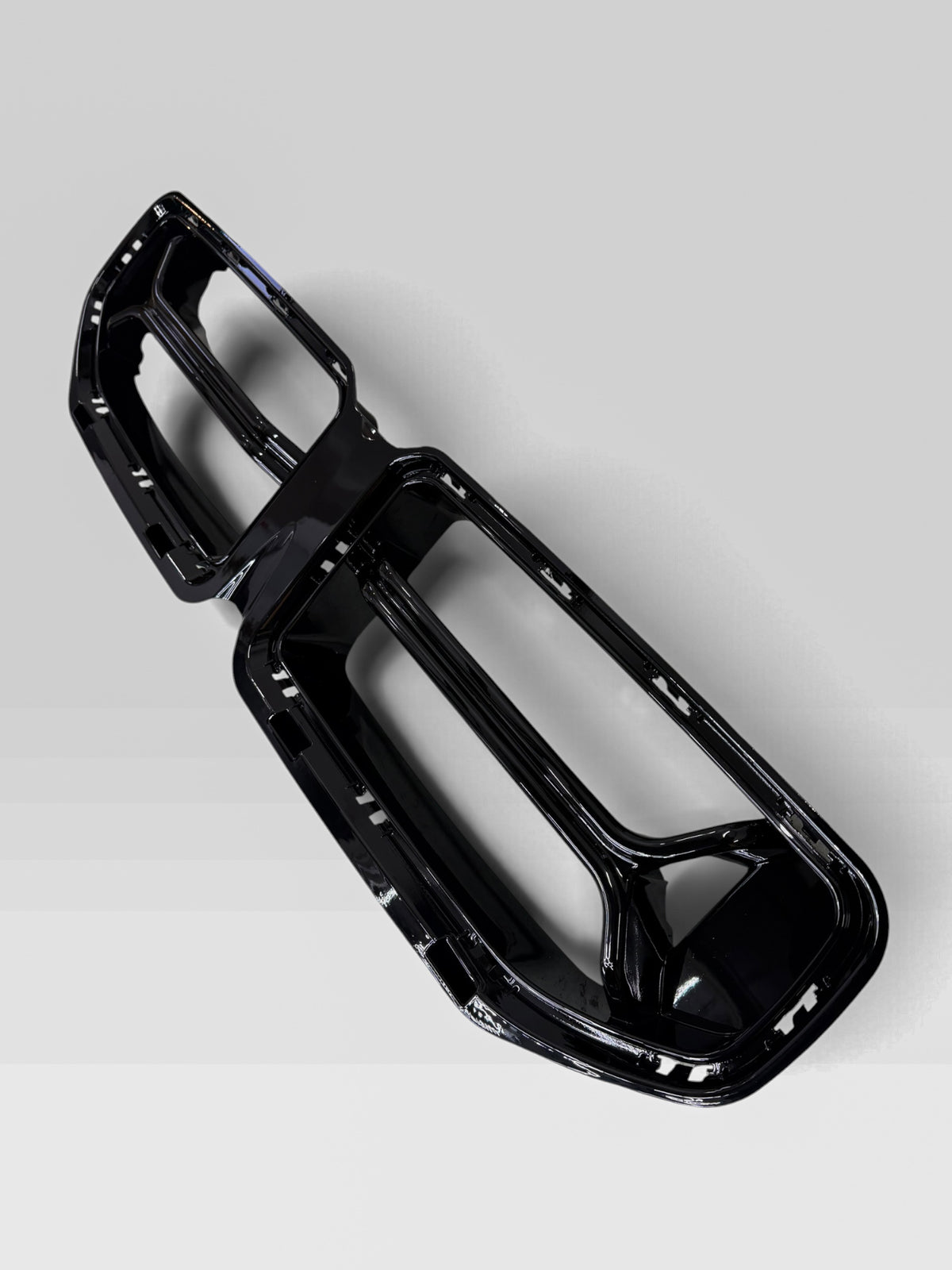 BMW G87 M2 V-Style Front Grille – Piano Gloss Black