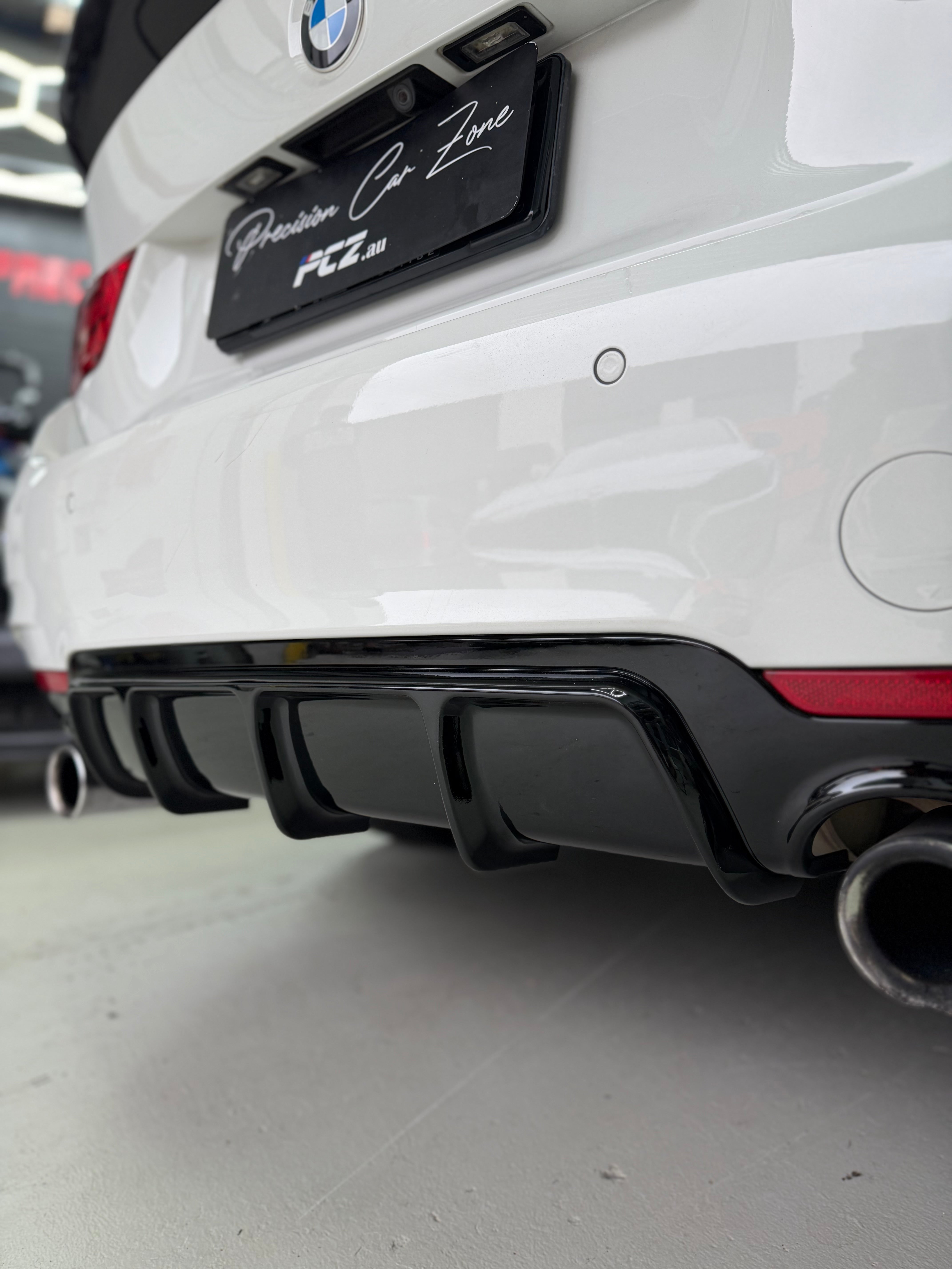 F32 F33 F36 M-Performance Diffuser (Single Dual Outlet)  Glossy Black