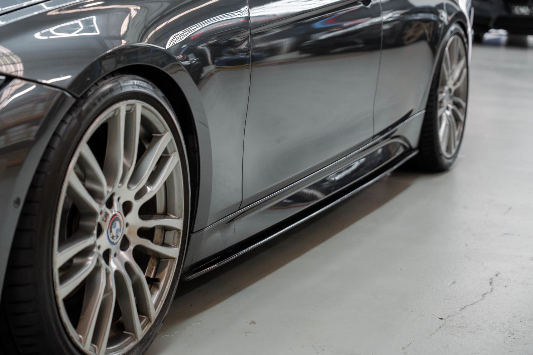 F30/F31 M Performance Style Side Skirts – Gloss Black