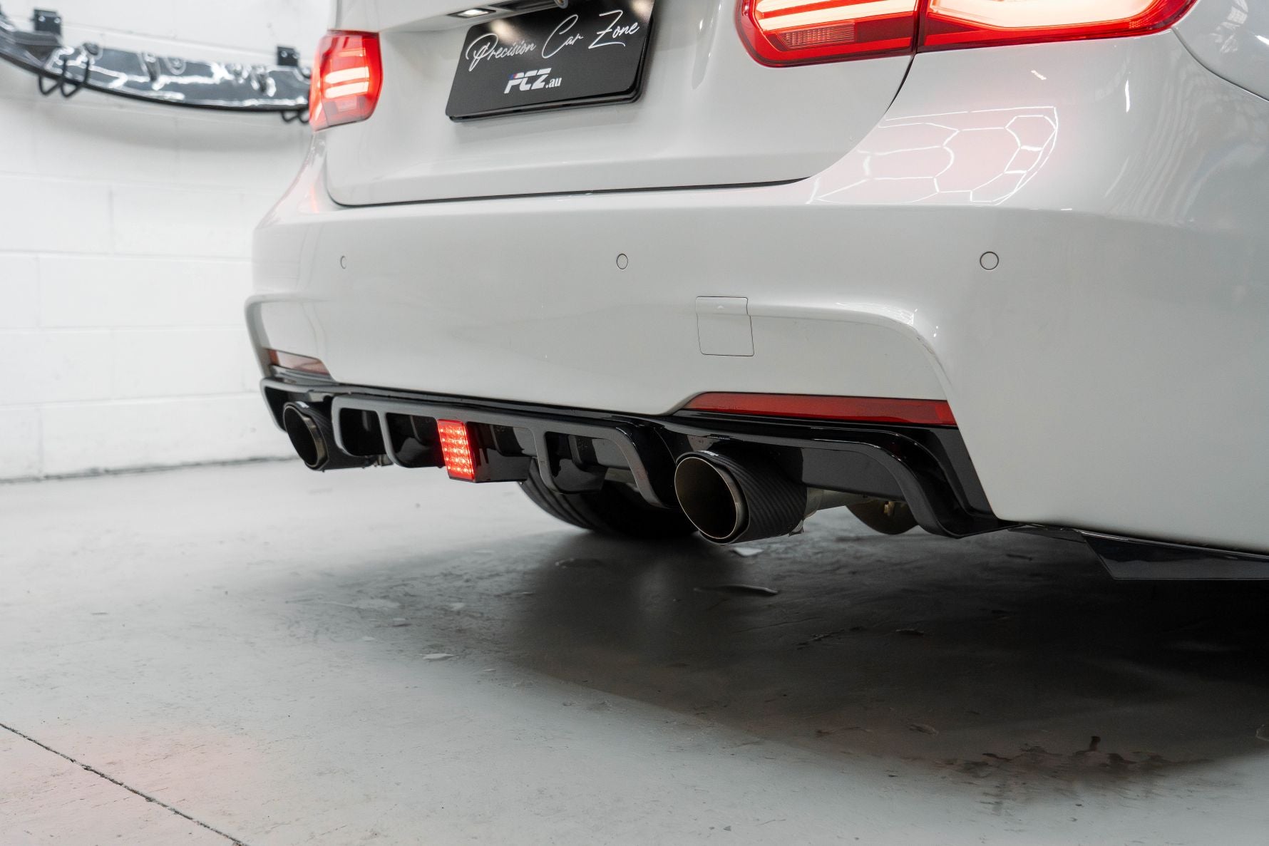 BMW F30 M Performance Style Rear Diffuser with LED & Canards 0-0 – M Sport Bumper (2012–2018)